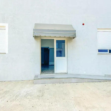 Mali 1328 Διαμέρισμα Golem (Tirana)
