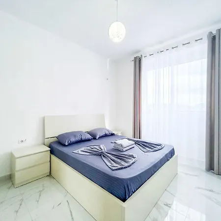 Mali 1328 Appartement Golem (Tirana)
