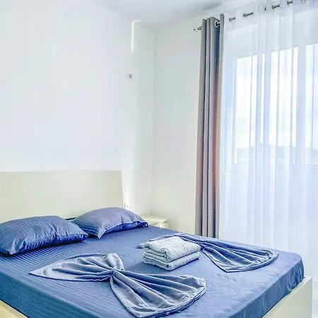 Mali 1328 Appartement Golem (Tirana)